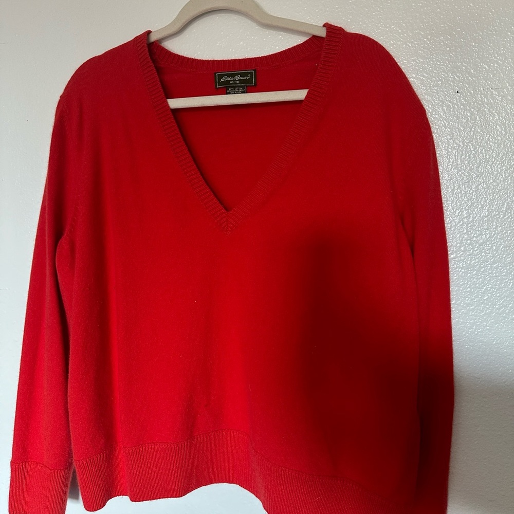Red sweatshirt - Picture 3 of 5